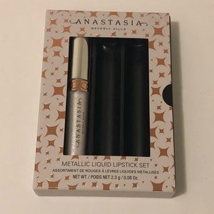 ❌TRADED❌ ABH Metallic Liquid Lipstick